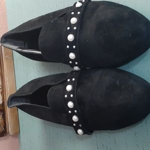 BUCKLES FLATS SZ 8.5